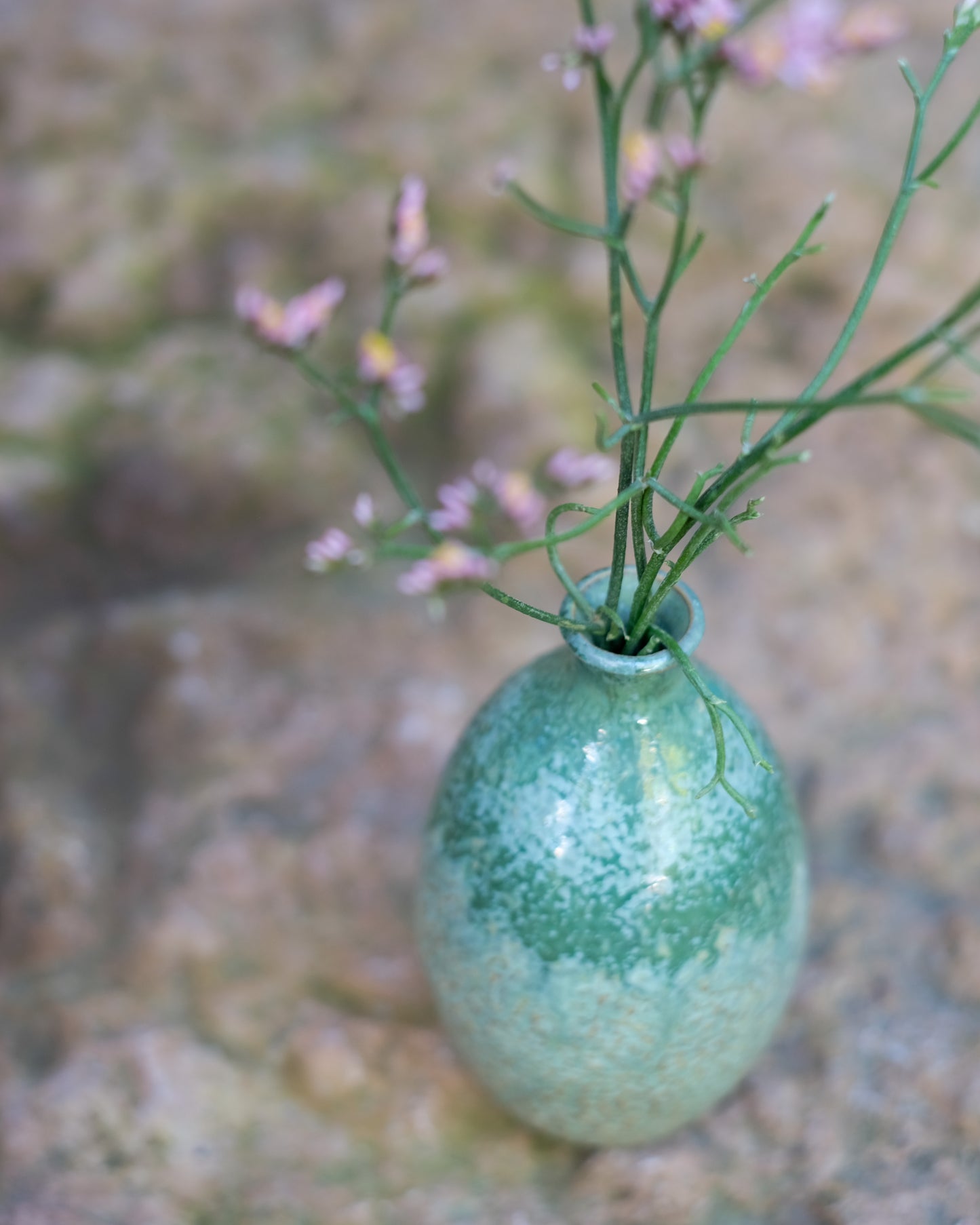 Knackad sticklingsvas grönmelerad