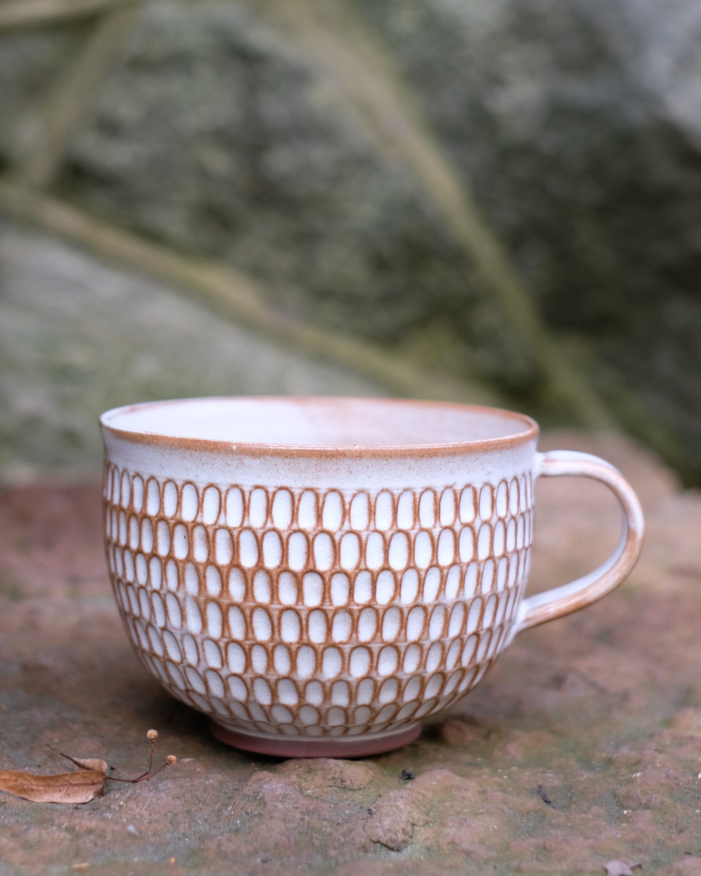 Drejad och karvad tekopp 6 dl