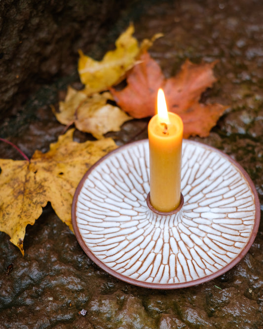 Drejad och karvad ljusstake