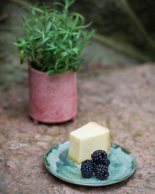 Knackad assiett, grönmelerad